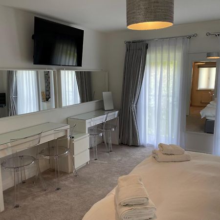 Гостьовий будинок Pencoed House Estate Кардіфф Екстер'єр фото