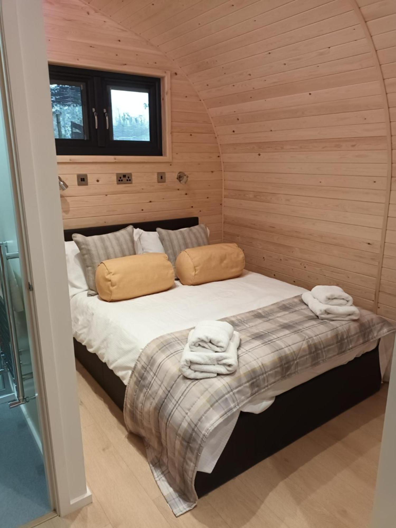 Гостьовий будинок Pencoed House Estate Кардіфф Екстер'єр фото